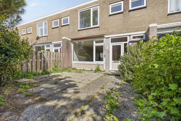 Foto van de woning aan de Aagje Dekenlaan 23