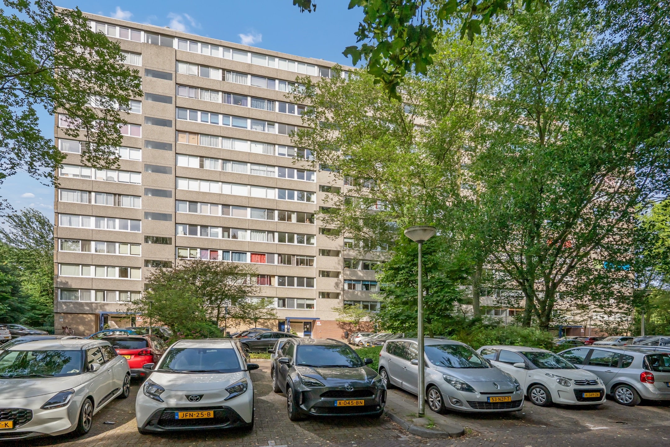 Foto van de woning aan de Aart van der Leeuwlaan 1074