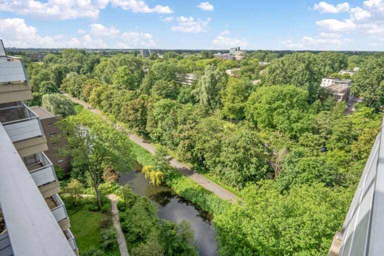 Foto van de woning aan de Aart van der Leeuwlaan 108