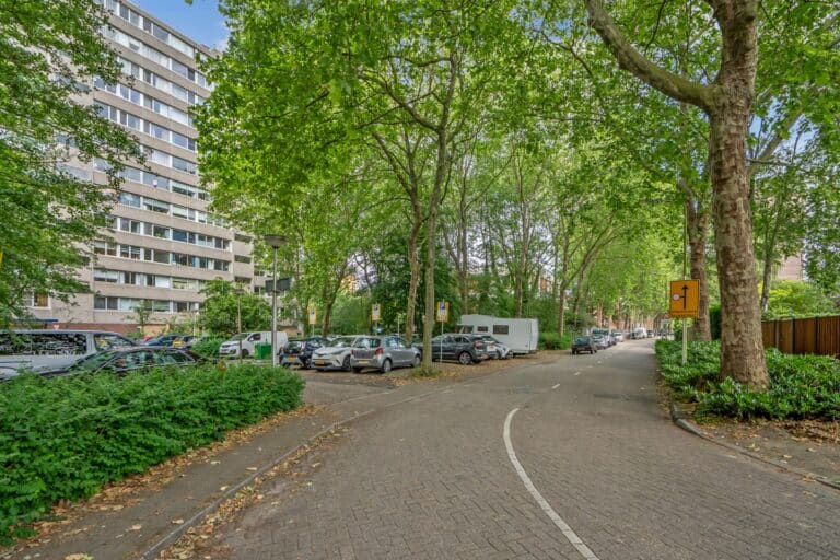 Foto van de woning aan de Aart van der Leeuwlaan 108