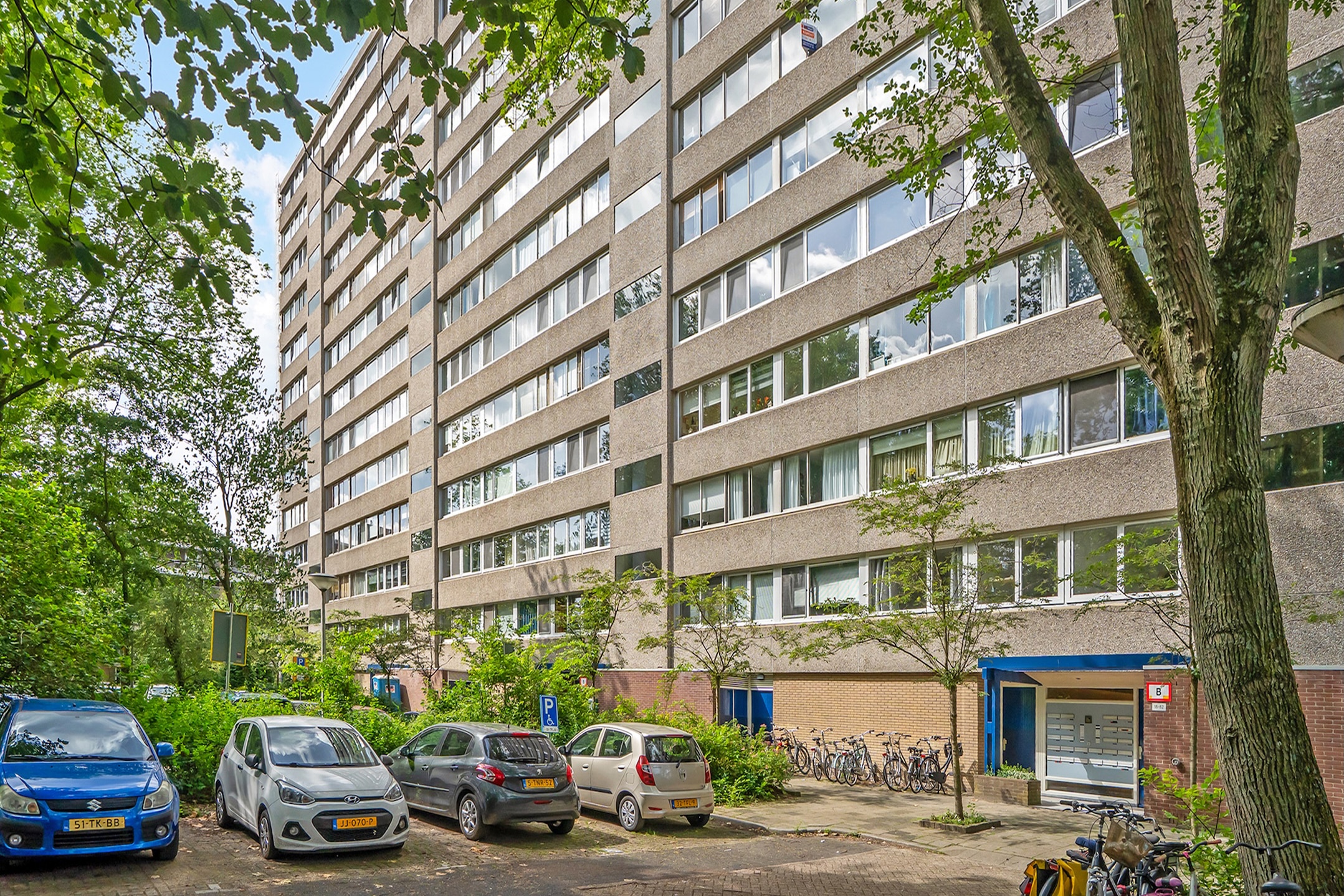 Foto van de woning aan de Aart van der Leeuwlaan 108