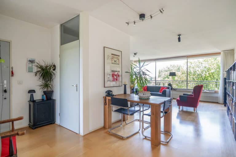 Foto van de woning aan de Aart van der Leeuwlaan 84