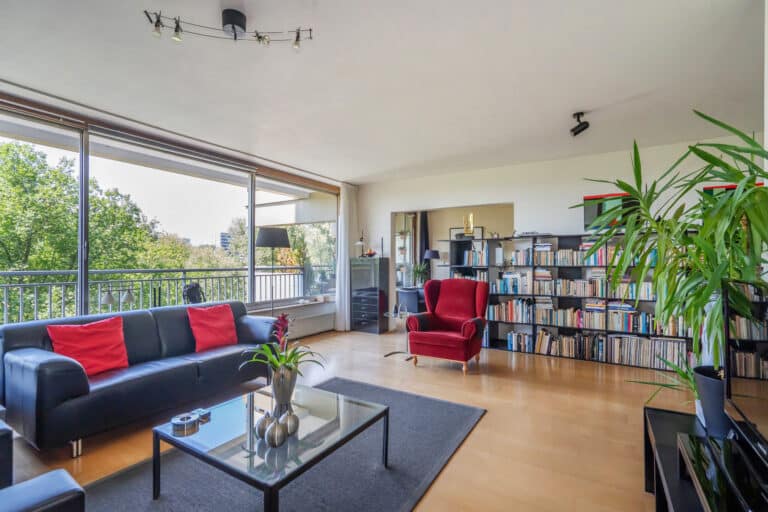 Foto van de woning aan de Aart van der Leeuwlaan 84