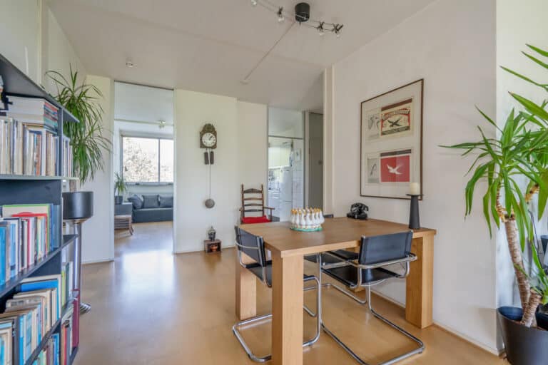 Foto van de woning aan de Aart van der Leeuwlaan 84