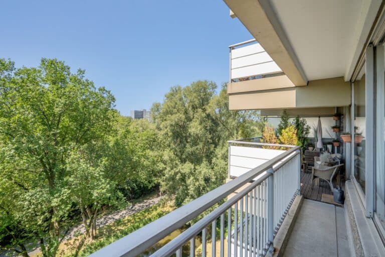 Foto van de woning aan de Aart van der Leeuwlaan 84