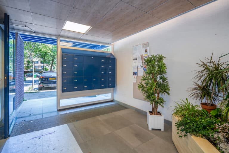 Foto van de woning aan de Aart van der Leeuwlaan 84