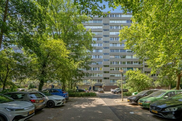 Foto van de woning aan de Aart van der Leeuwlaan 84