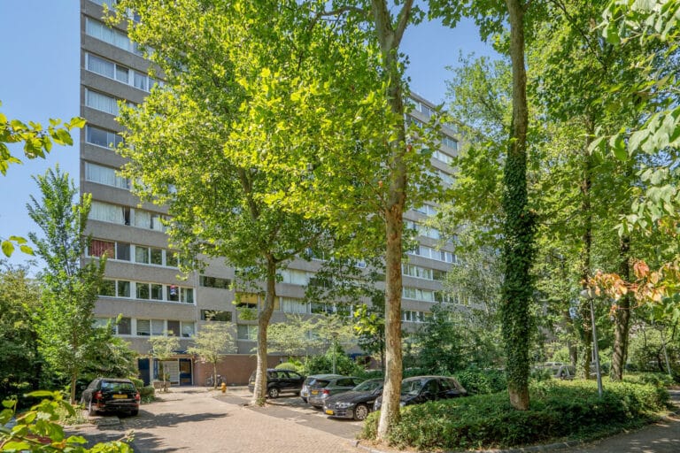 Foto van de woning aan de Aart van der Leeuwlaan 84