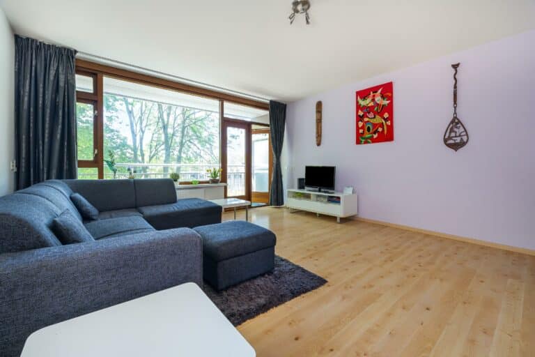 Foto van de woning aan de Roland Holstlaan 902