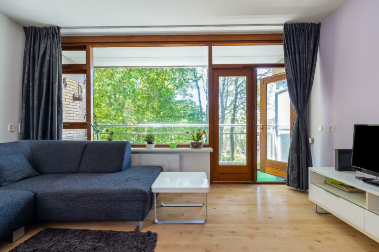 Foto van de woning aan de Roland Holstlaan 902
