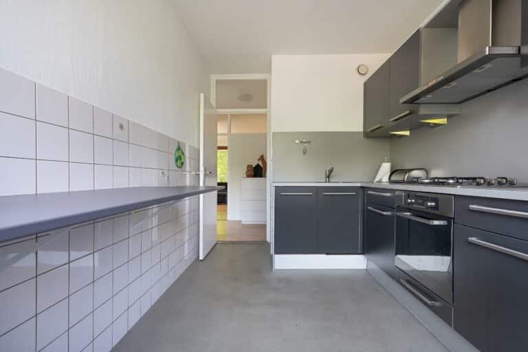 Foto van de woning aan de Roland Holstlaan 902