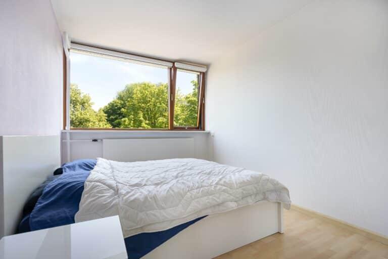Foto van de woning aan de Roland Holstlaan 902