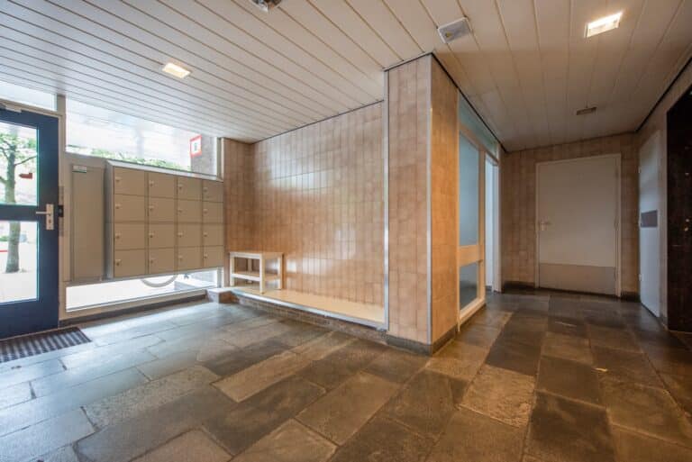 Foto van de woning aan de Roland Holstlaan 902