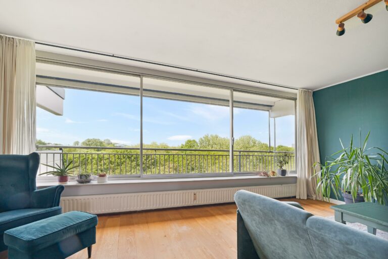Foto van de woning aan de Adama van Scheltemaplein 38