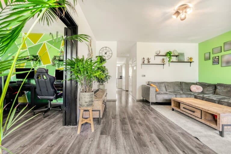 Foto van de woning aan de Roland Holstlaan 746