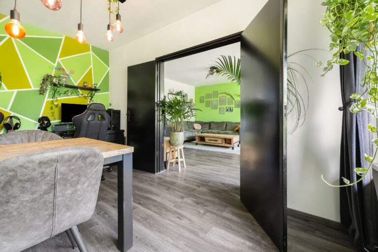 Foto van de woning aan de Roland Holstlaan 746