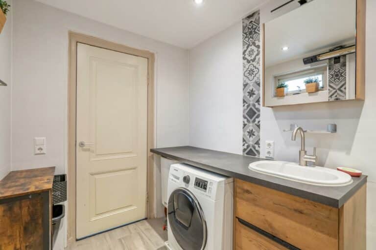 Foto van de woning aan de Warmoezierstraat 13
