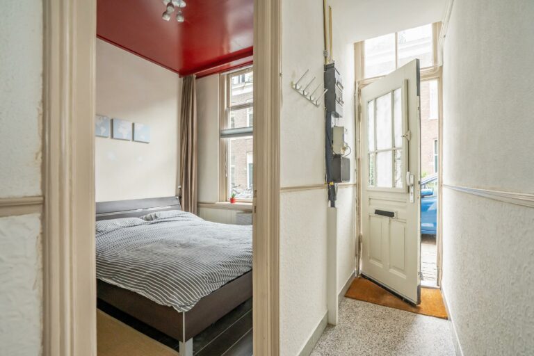 Foto van de woning aan de Warmoezierstraat 13