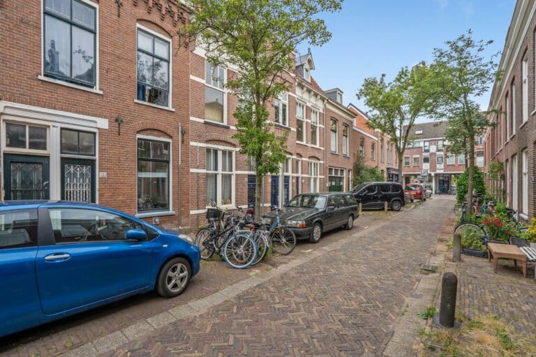 Foto van de woning aan de Warmoezierstraat 13